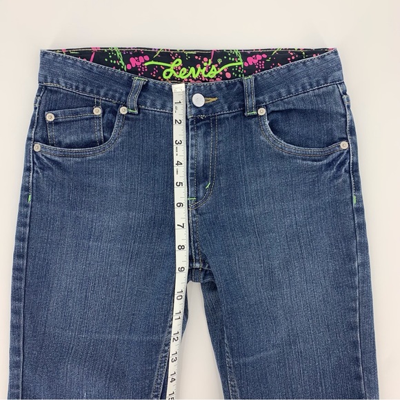 Levi's Girl's Faded Blue Denim Shorts with Embroidered Rainbow Back Pockets, 16 - Picture 12 of 16